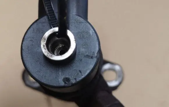 Volvo V70 Fuel injector 0445110078