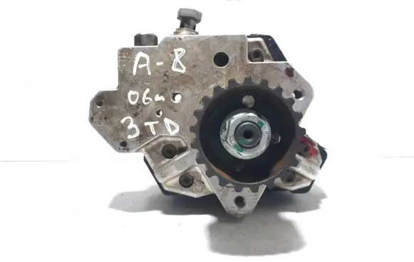 Audi A8 S8 D3 4E Fuel injection high pressure pump