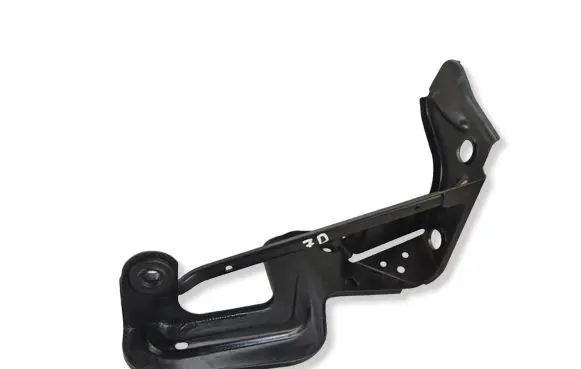 Audi A6 S6 C6 4F Intercooler pipe mounting bracket 4F0145814S