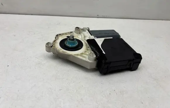 Volkswagen Jetta V Front door window regulator motor 1K0959793G 1K5837401P
