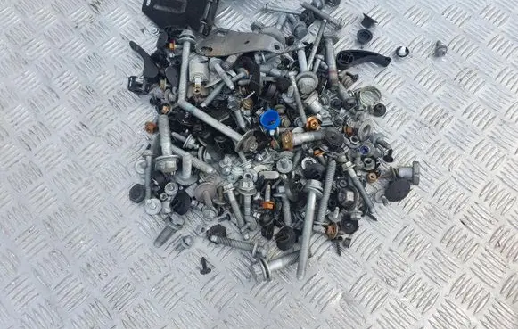 Dacia Sandero III Nuts/bolts PU7167