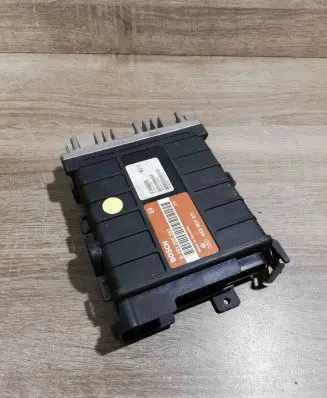 Audi 80 90 B3 Engine control unit/module ECU 0261200251 443907311