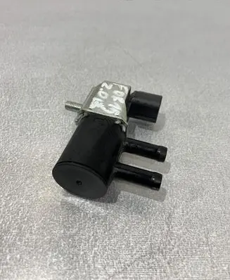 Subaru Forester SJ Vacuum valve K5T48580