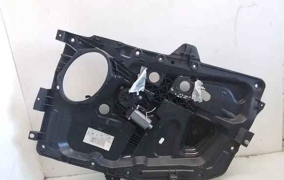Ford Fusion Front window lifting mechanism without motor