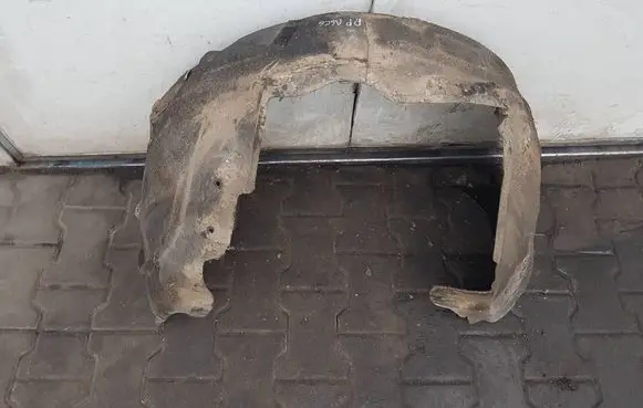 Audi A6 S6 C6 4F Front wheel arch liner splash guards 