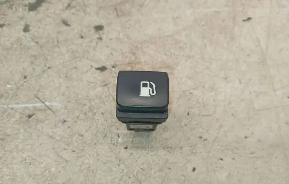 Citroen C4 I Picasso Fuel tank opening switch 96530658xt