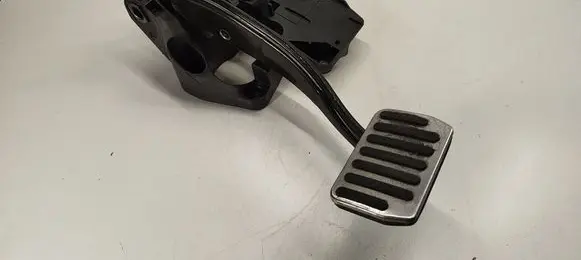 Tesla Model 3 Brake pedal 104469100D 104469101C 104469300A