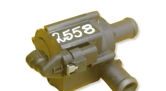 Volkswagen PASSAT B8 Electric auxiliary coolant/water pump 5Q0965561B