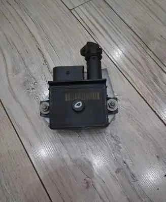 BMW 1 E81 E87 Glow plug pre-heat relay 779800006