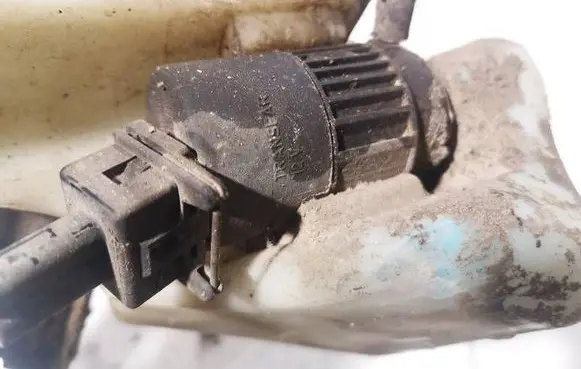 Jaguar X-Type Windscreen/windshield washer pump 