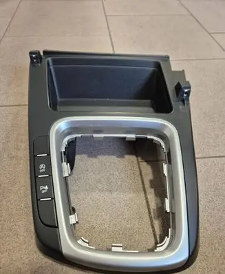 KIA Ceed Gear shifter surround trim plastic 84631J7100