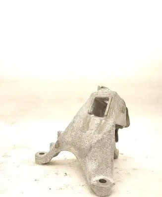 BMW 4 G22 G23 G24 G26 Engine mounting bracket 6876206