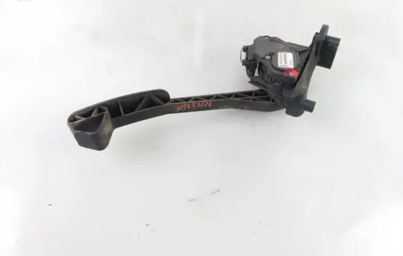 Volvo S60 Accelerator throttle pedal 30636004