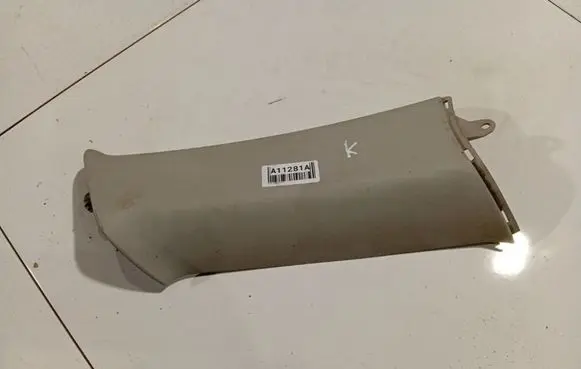 Skoda Octavia Mk2 (1Z) (D) pillar trim (bottom)