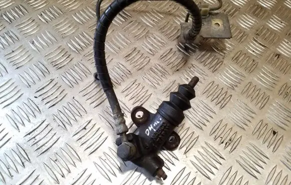Subaru Forester SG Clutch slave cylinder 