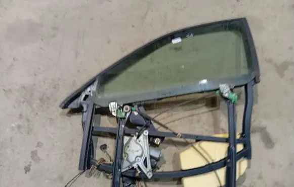 Audi A4 S4 B5 8D Front door window/glass frame 