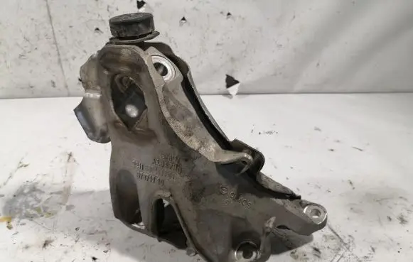 BMW X5 F15 Engine mounting bracket 22116864614 67871110