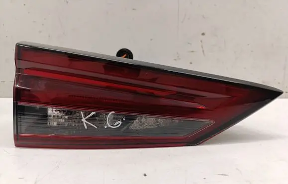 Nissan Qashqai J12 Tailgate rear/tail lights