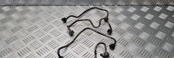 Volkswagen PASSAT B3 Fuel injector supply line/pipe 