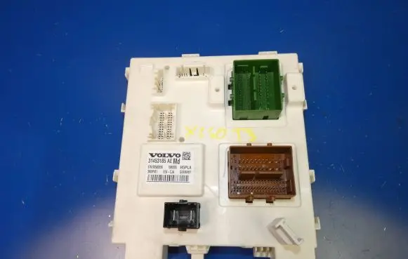 Volvo XC40 Fuse box set 31453185 31453185AE 19W085