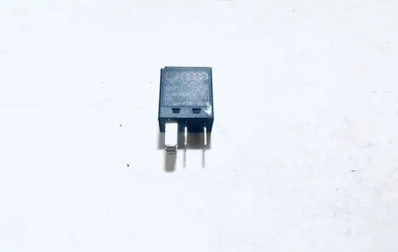 Audi A3 S3 8P Other relay 8Z0951253 V23074