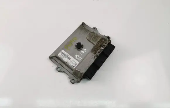 Peugeot 208 Engine control unit/module 9800913080