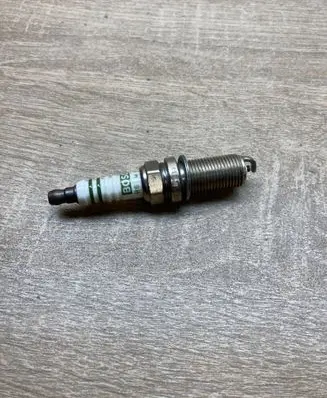 Volkswagen Golf IV Spark plug SUPERR6
