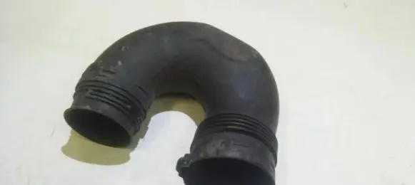 Volkswagen Golf V Air intake hose/pipe 1k0129618