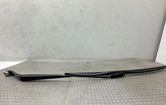 Peugeot Traveller Front wiper blade arm 06461A
