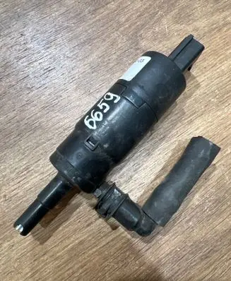 BMW 3 E90 E91 Headlight washer pump 8377430