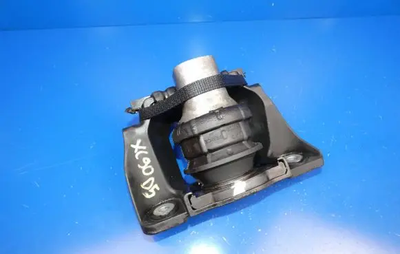 Volvo XC90 Engine mount bracket 586709