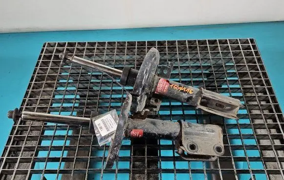 Front shock absorber/damper