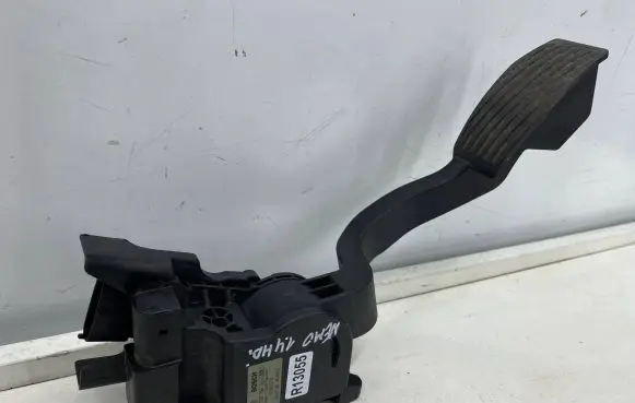 Peugeot Bipper Accelerator throttle pedal 0280755105 51801577