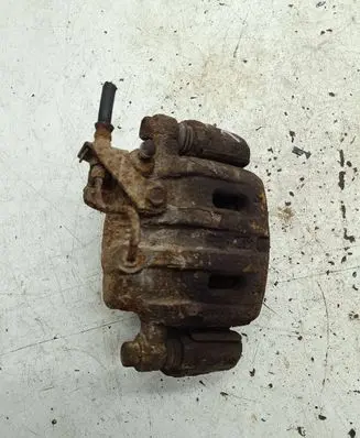 Mitsubishi Pajero Front brake caliper