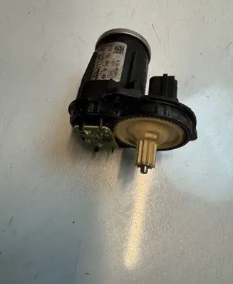 Volkswagen PASSAT B7 EGR valve 0280751016 11725507