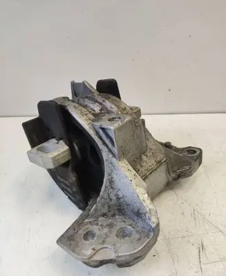 Peugeot 508 Engine mount bracket 