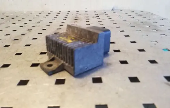 Renault Scenic I Glow plug pre-heat relay 7700115078
