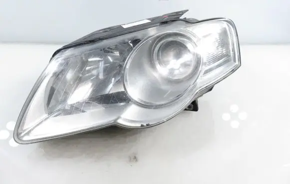 Volkswagen PASSAT B6 Headlight/headlamp 3C0941005M