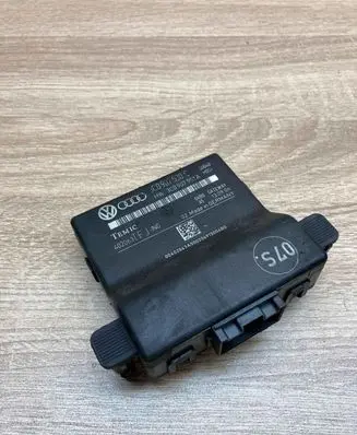 Volkswagen PASSAT B6 Gateway control module 3C0907530C 3C0907951A