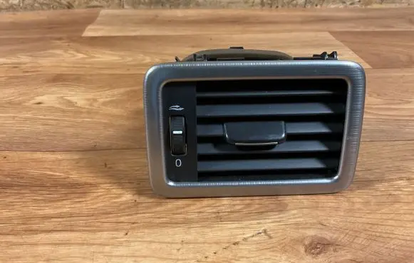 Volvo V70 Dashboard side air vent grill/cover trim 30755183