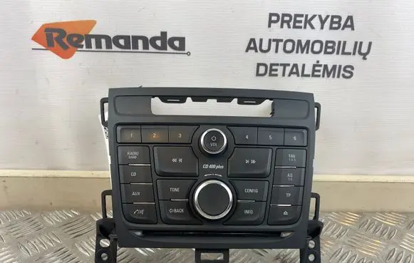 Head unit multimedia control