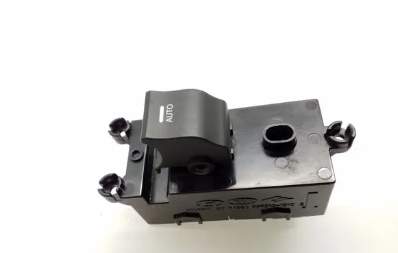 Hyundai i40 Electric window control switch 935753Z000 39R5101000