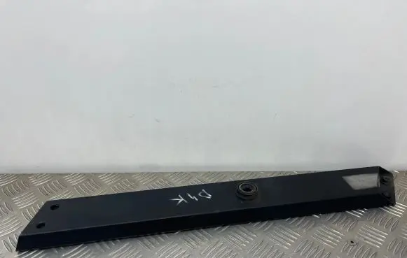 Radiator mount bracket
