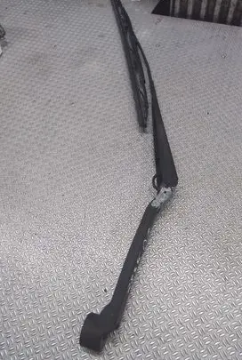 Mitsubishi Grandis Windshield/front glass wiper blade 