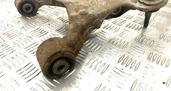 Land Rover Range Rover Sport L320 Front lower control arm/wishbone RBJ500850