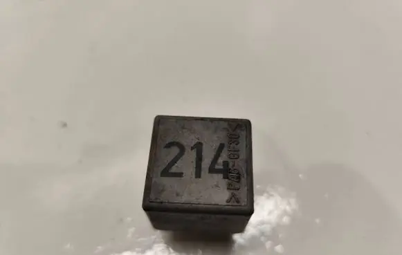 Volkswagen Golf III Other relay 443951253K