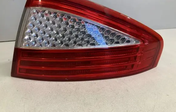 Ford Mondeo MK IV Rear/tail lights 7S7113404A