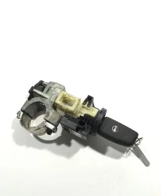Nissan Qashqai Ignition lock 24505432 G7046F747 285904BA0A
