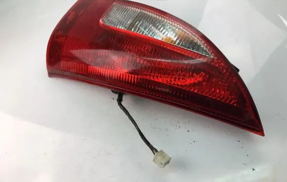 Mazda Premacy Tailgate rear/tail lights 22061908