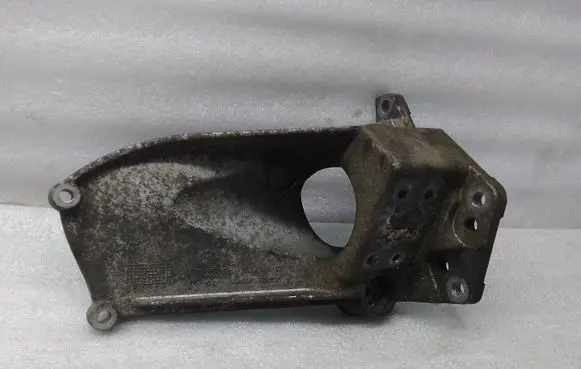 Volvo V60 Gearbox mounting bracket 31370633